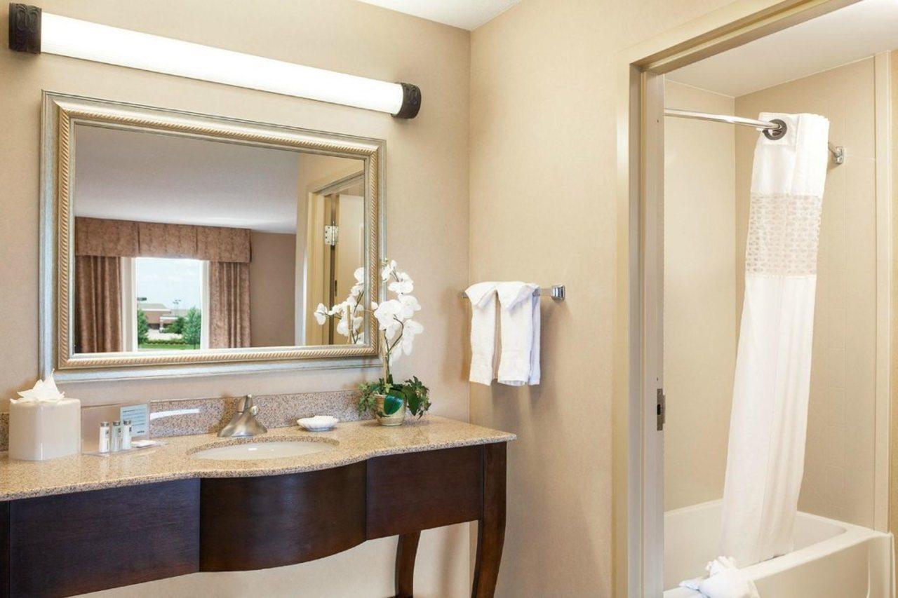 Hampton Inn & Suites Chicago/Saint Charles Exteriör bild