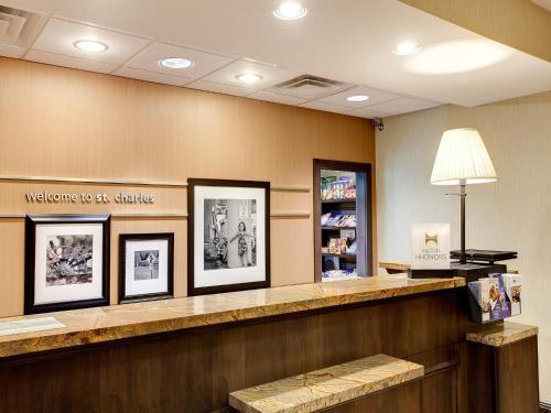 Hampton Inn & Suites Chicago/Saint Charles Exteriör bild