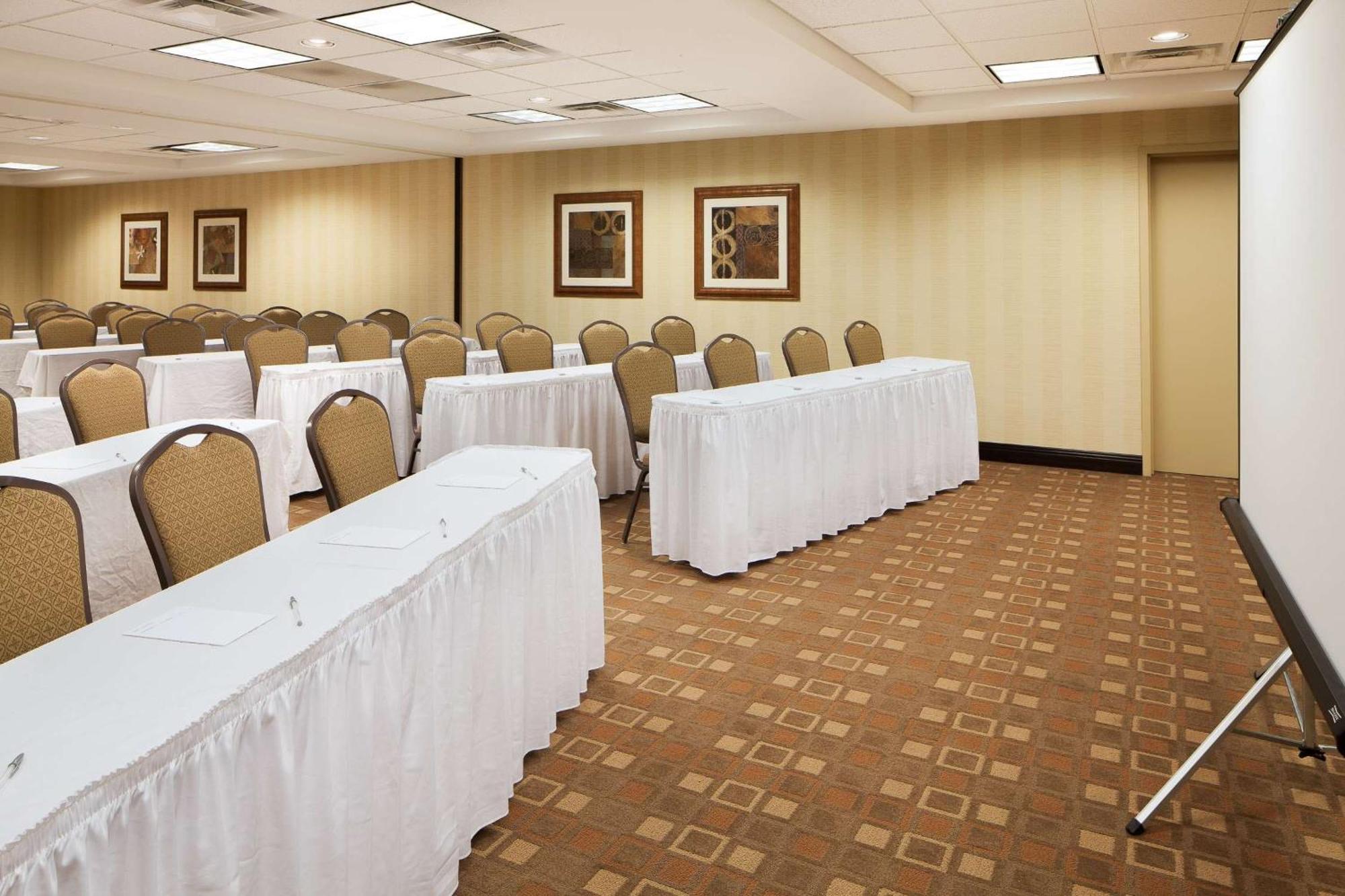 Hampton Inn & Suites Chicago/Saint Charles Exteriör bild