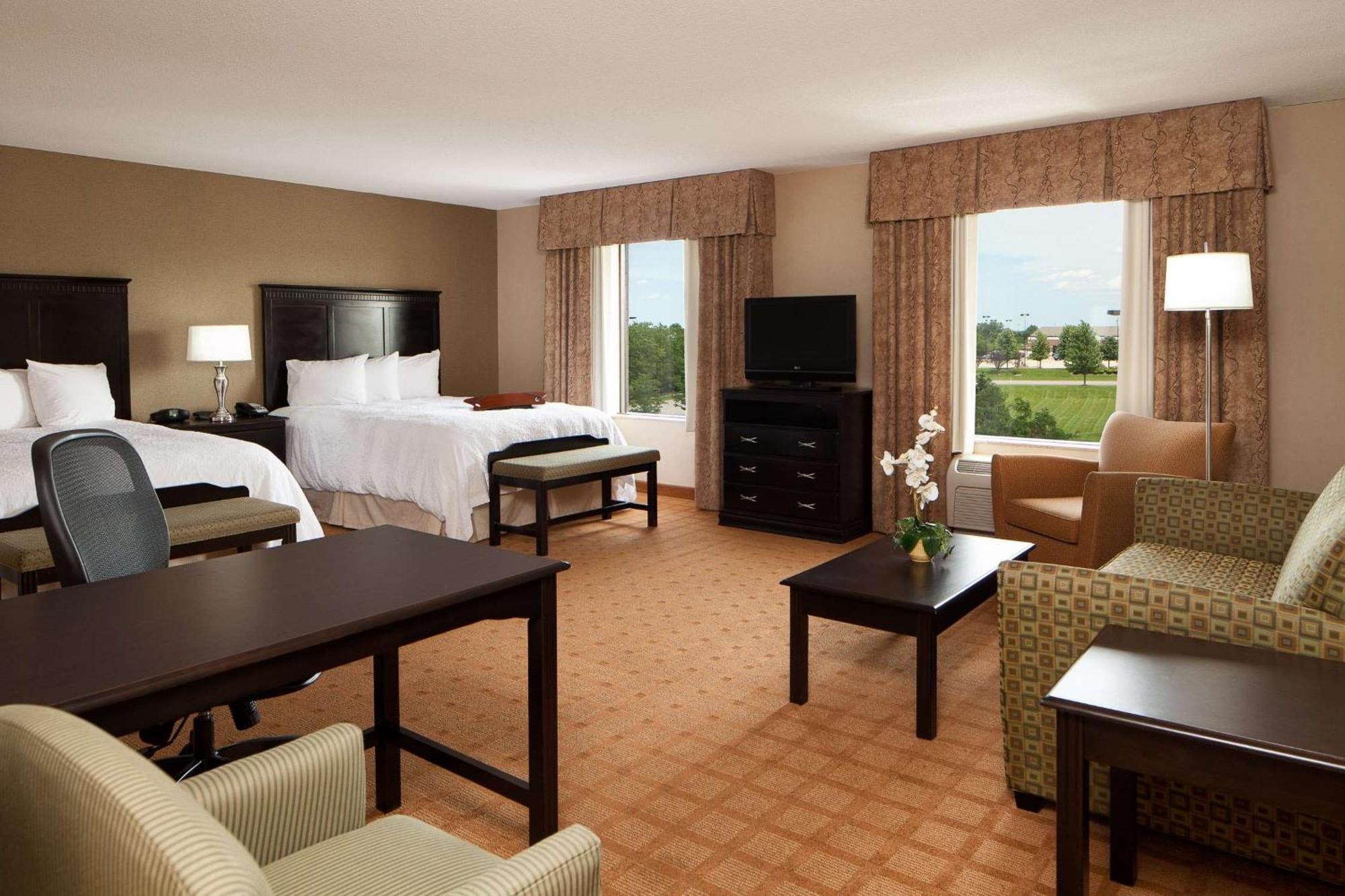 Hampton Inn & Suites Chicago/Saint Charles Exteriör bild