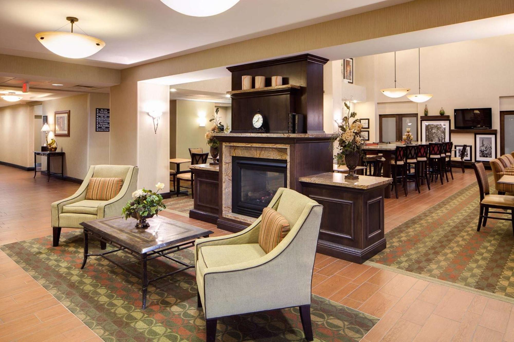 Hampton Inn & Suites Chicago/Saint Charles Exteriör bild